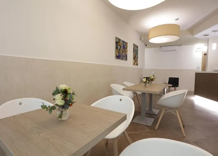 Letto A Castello 4* Феррара